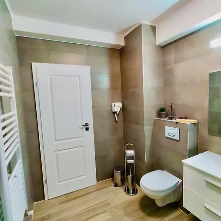 Primera Mamaia Nord Apartment *